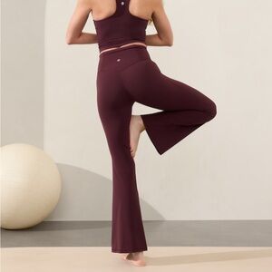 NWT Athleta Elation Flare Pant. XS